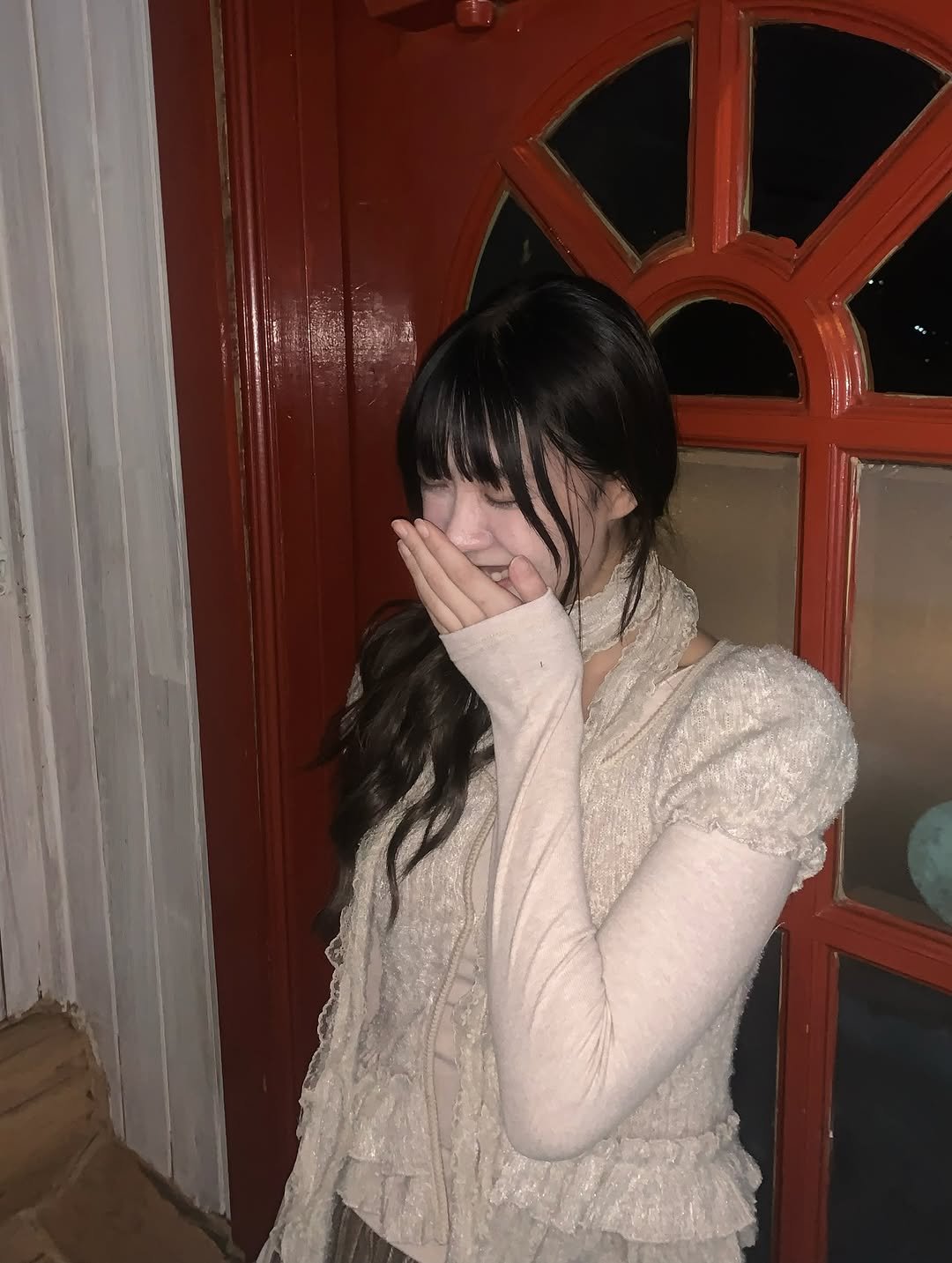 Photo shared by 쿠즈아카이브 on January 03, 2026 tagging @yxxnharang. May be an image of one or more people, hair, night and text.