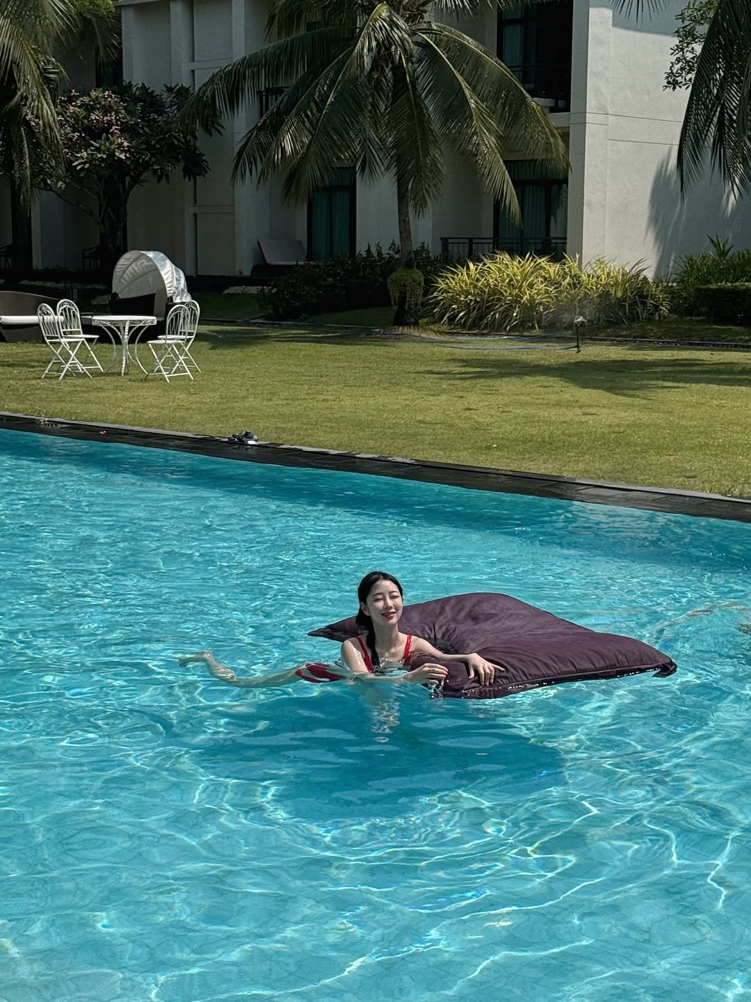 Photo by 이윤선 on July 14, 2025. May be an image of 1 person, swimming, pool and text.