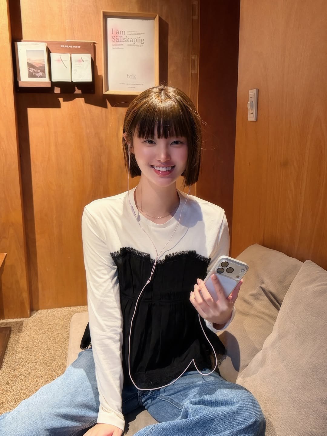 Photo shared by 하여니 on December 25, 2025 tagging @voiceofvoices. May be an image of one or more people, hair, phone, top and text.