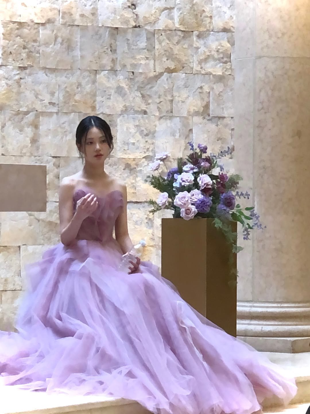 Photo by 우다비 on December 10, 2025. May be an image of dress, gown and text.