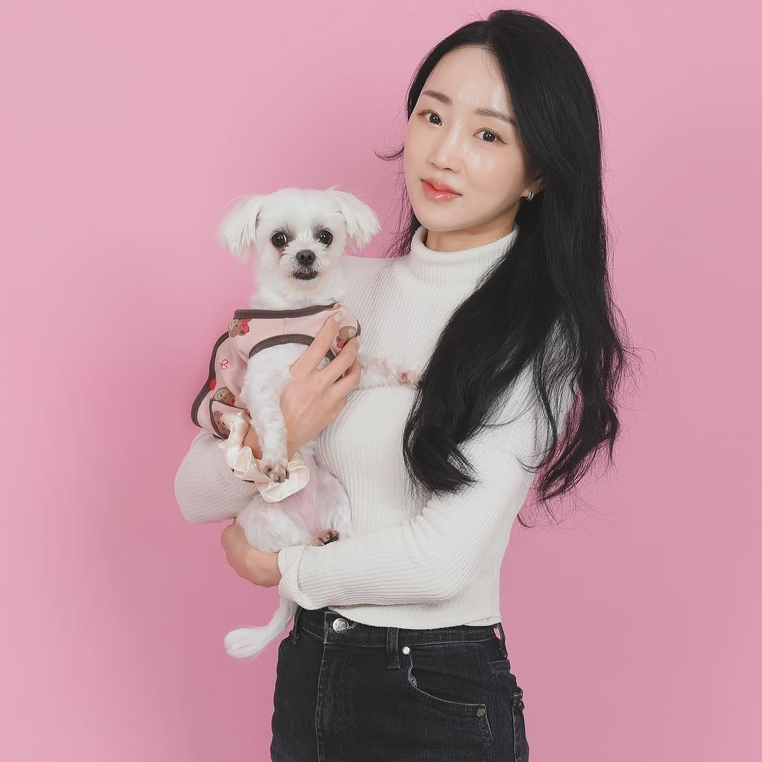 yyuujinhaa 게시물 이미지: 울 강쥐랑 💛🩷💜 사진 너무 잘찍어주는 조이 🐶
너무 사랑스러...
