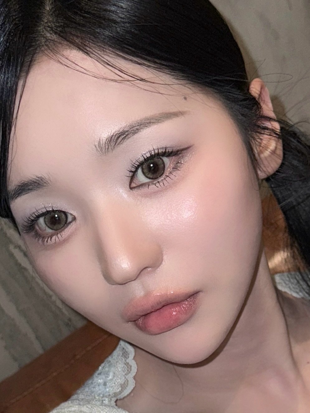 Photo shared by 더클래스모나크 예진실장💄 on April 20, 2026 tagging @espoir_makeup, @lilybyred_official, @hince_official, @naming.cosmetic, @heartpercent, @peony_jp.official, and @lummir_makeup. May be a selfie of one or more people, lipstick, makeup, hair, eyeliner and text.