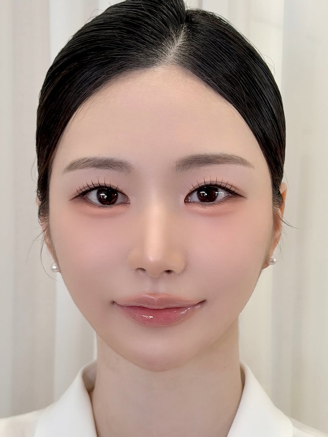 Photo shared by 더클래스모나크 예진실장💄 on January 02, 2026 tagging @etudeofficial, @vdl_cosmetics, @espoir_makeup, @clio_official, @colorgram.official, @2an_official, @jeonsra0322, @heartpercent, @glint__official, @alternativestereo, and @freshian.official. May be an image of one or more people, braids, makeup and text.