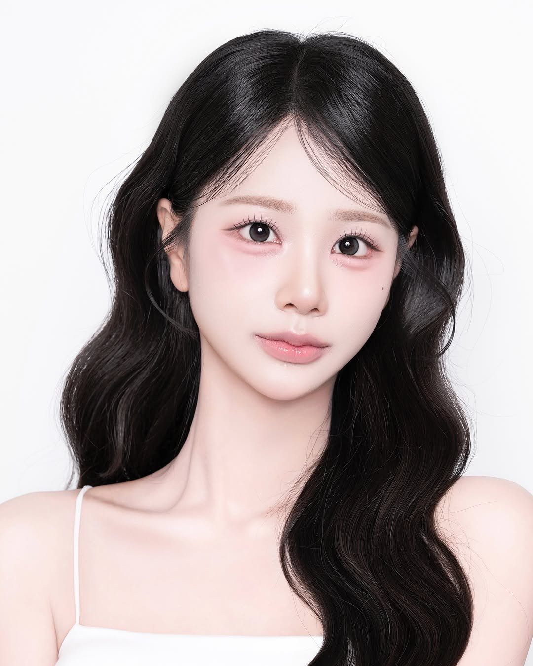 yyye__vely 게시물 이미지: 고객님 취향 쫑쫑하게 한 올 한 올 살린 속눈썹에, 👀
맑은 핑크 컬러를 더해...