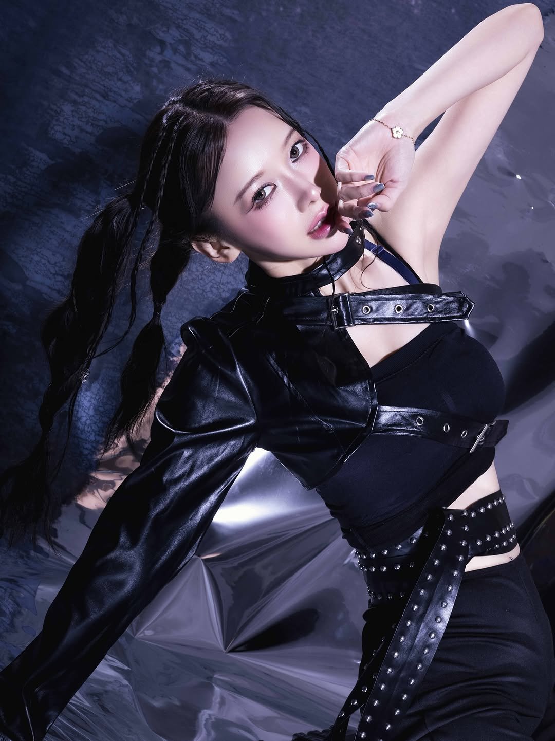 Photo by 이아영 on September 09, 2025. May be an image of 1 person, braids, makeup and text.