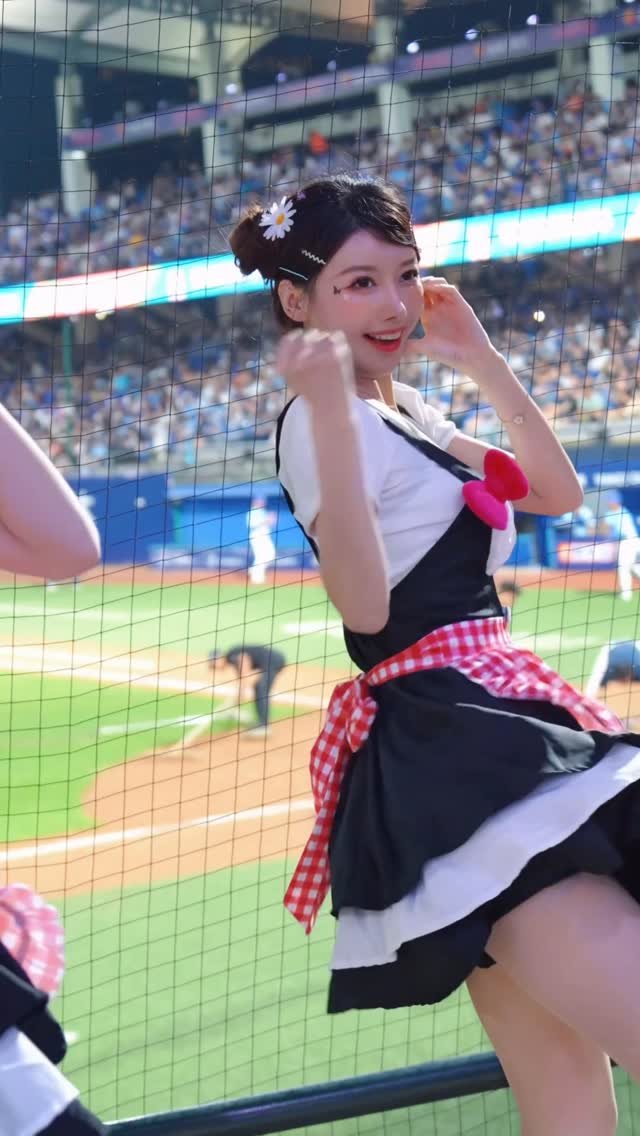 yyyoungggggg 게시물 이미지: 昨天的 🍌알러지원슈이
那！今天的中場舞是什麼呢～？猜猜看🐾