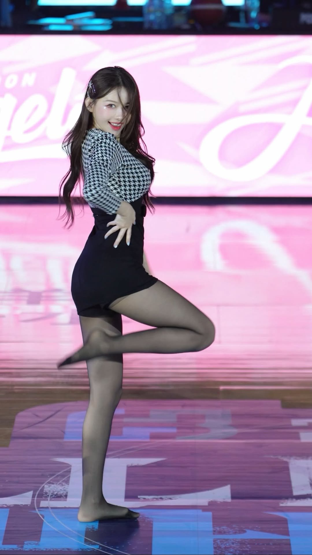 yyyoungggggg 게시물 이미지: 🤓昨天我的骨盆停不下來，
所以在球場也繼續跳舞了 💃🏻