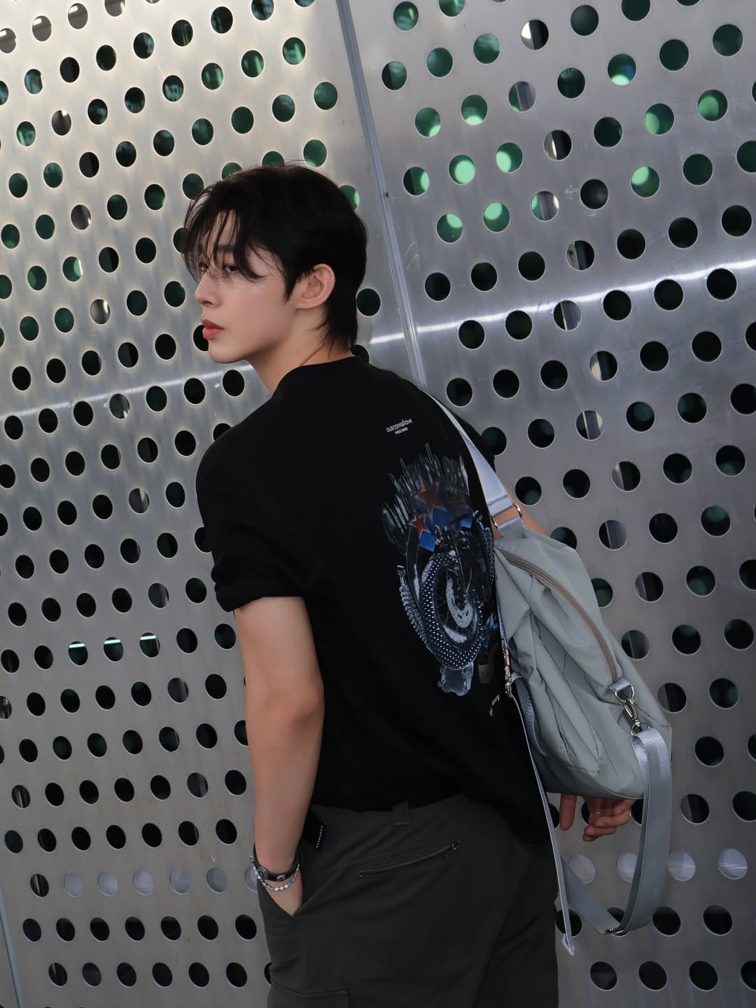 yyyyyygm 게시물 이미지: #광고 치트키 티셔츠 하나 입었습니다 🏍️

✅일단 어깨 개넓어보임
✅디지털...