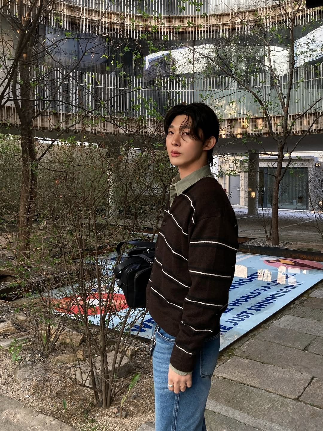 yyyyyygm 게시물 이미지: 자신감 넘치는 고양이와🐈‍⬛(마지막에 나옴)

이런 날씨만...