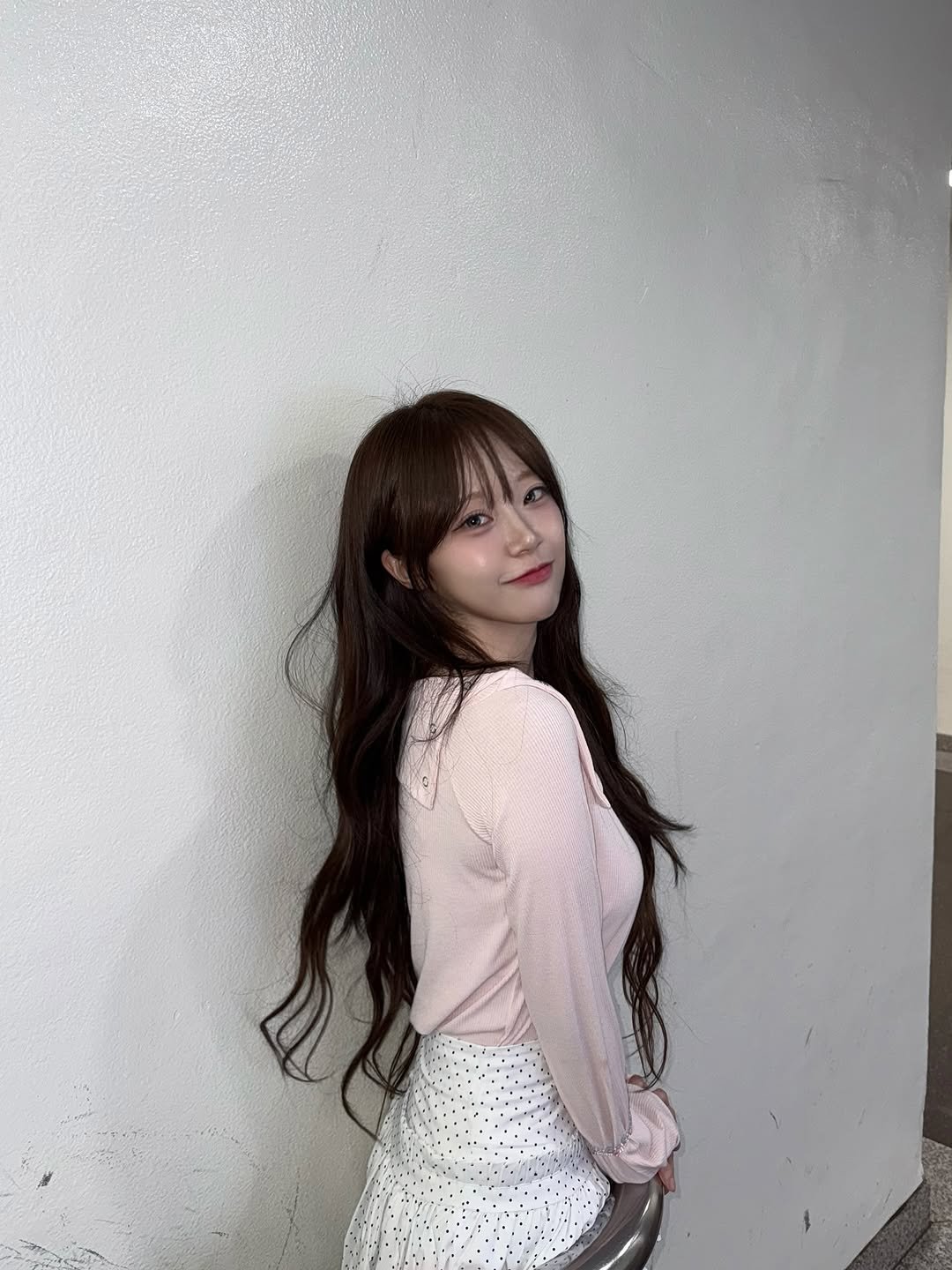 Photo by 지 지원 zzone on September 01, 2025. May be an image of one or more people, hair and top.