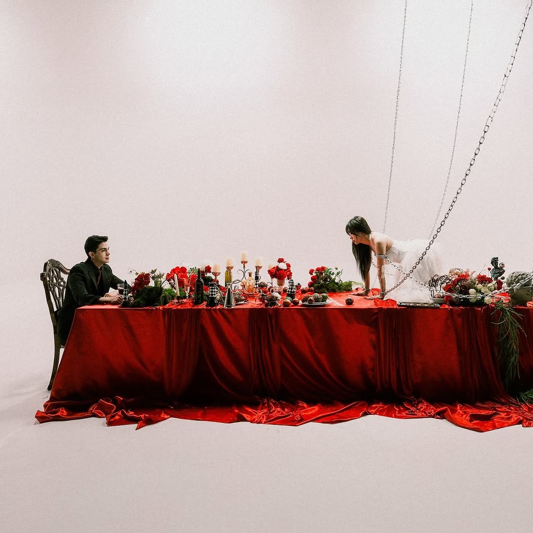 Photo by 지 지원 zzone on August 25, 2025. May be an image of curtains and carnation.