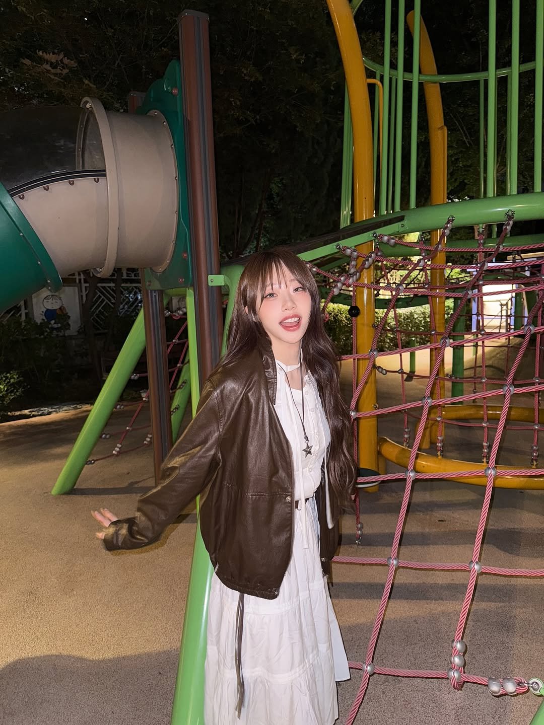 Photo by 지 지원 zzone on October 04, 2025. May be an image of 1 person and text.