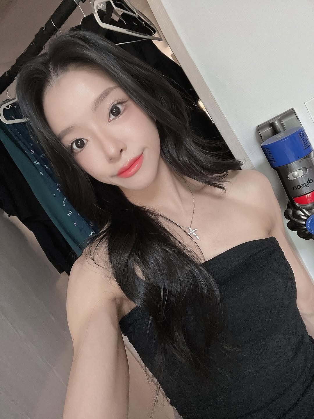 z0_miin 게시물 이미지: 주말요약! 
먹고 마시고 먹고 자고 =4키로 득템 🙈
얼굴  피쟈됨 🍕