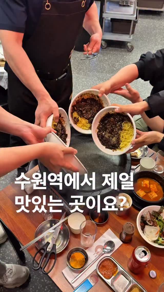 za_manco 게시물 이미지: 지금 수원에서 어디가 
제일 핫한지 보면
손오공마냥 수원을 다니는 제가 볼때...