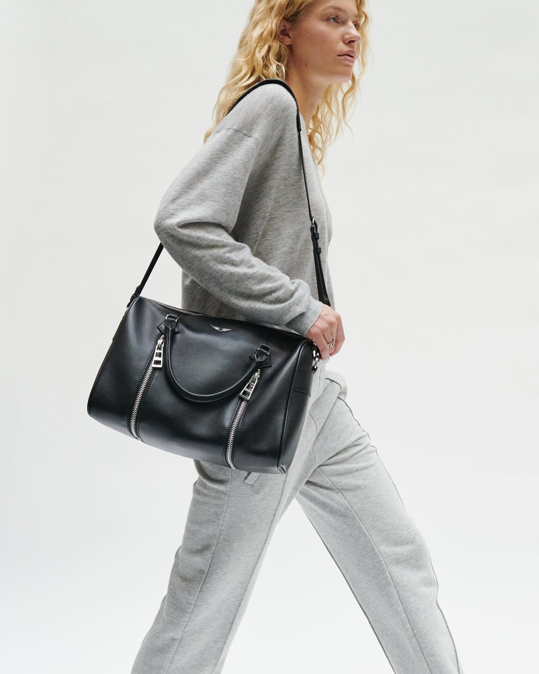 zadigvoltaire 게시물 이미지: Sunday uniform 

Cashmere plume + track pants...