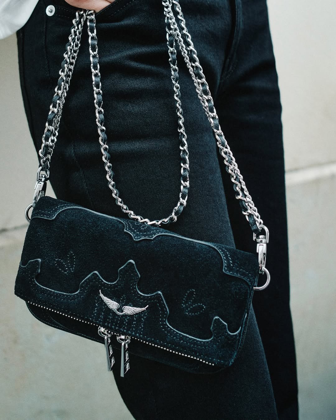 zadigvoltaire 게시물 이미지: Finally.

The Rock Western bag is mine.