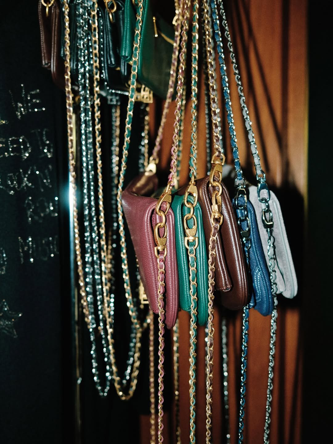 zadigvoltaire 게시물 이미지: Chain reaction 

The Rock bag. Stack it up.