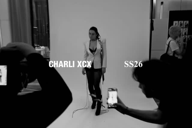 zadigvoltaire 게시물 이미지: Charli xcx during fittings for her «SS26»...