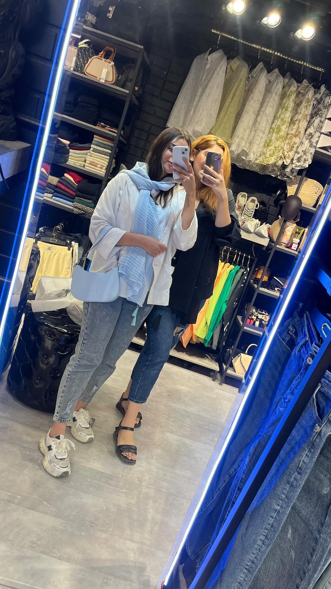 zar.nailart 게시물 이미지: آخرش قشنگ شد🥰
داشتیم کارمونو میکردیم...