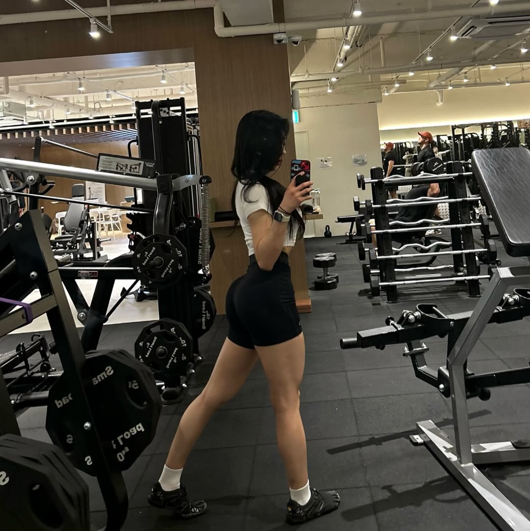 zaragobook 게시물 이미지: 반바지 레깅스 눈치 싸움 중