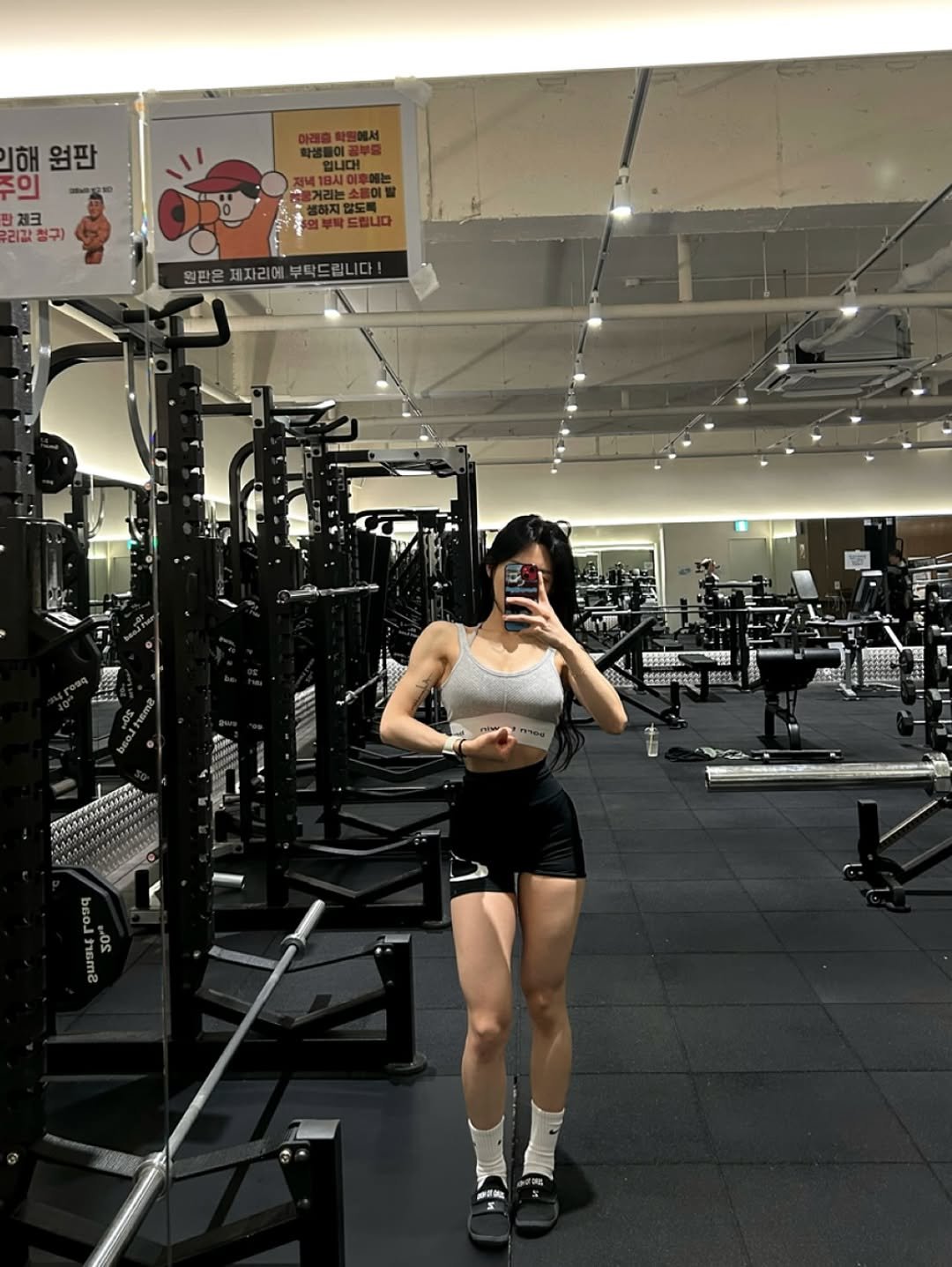 zaragobook 게시물 이미지: 영크크가 뭔데 ㅜ
-
-
-
-
-
#운동소통 #운동인 #헬스하는여자 #헬스하는남자 #몸매스타그램