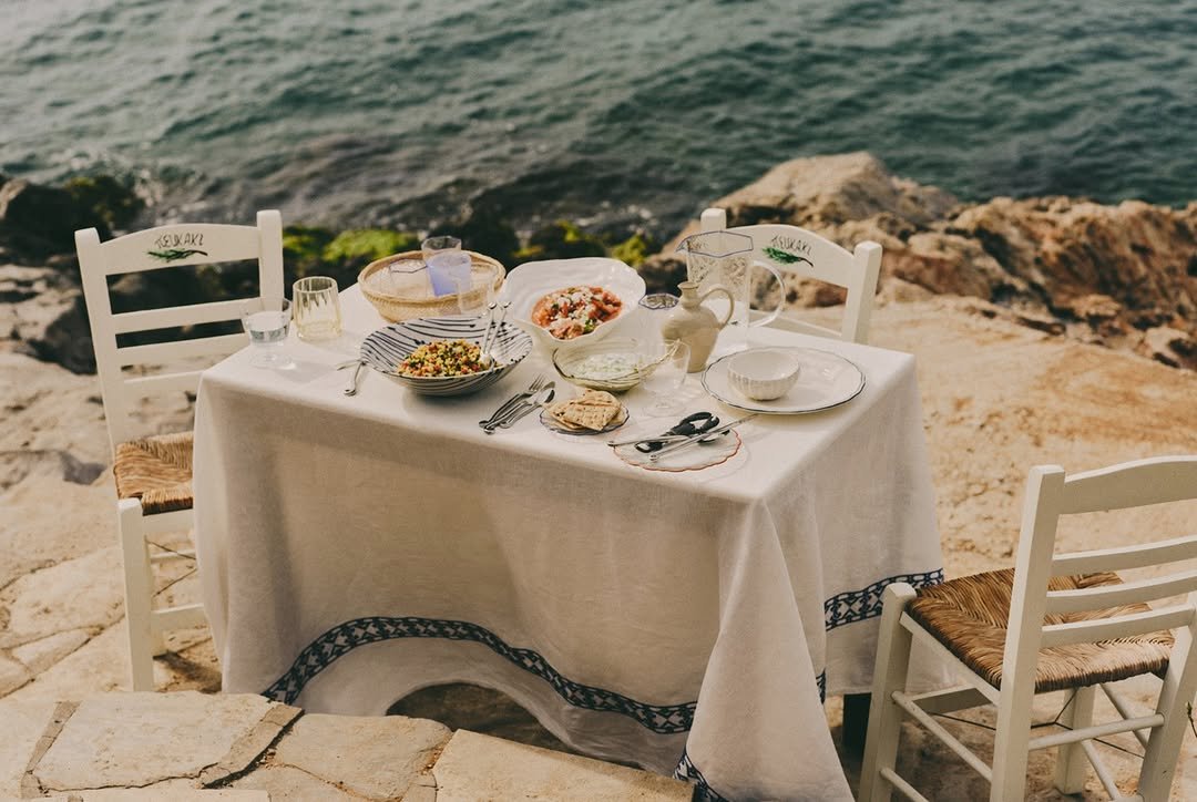 zarahome 게시물 이미지: CULINARY STORIES

Story 09 · To Pefkaki,...