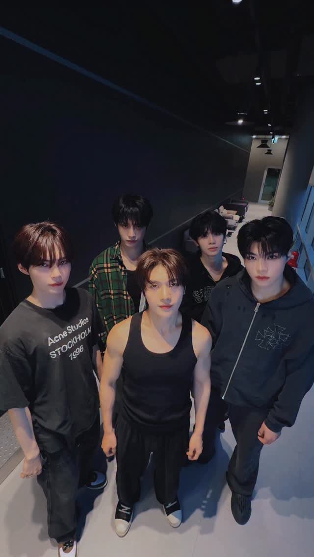 zb1official 게시물 이미지: pov: you still got one more day of...