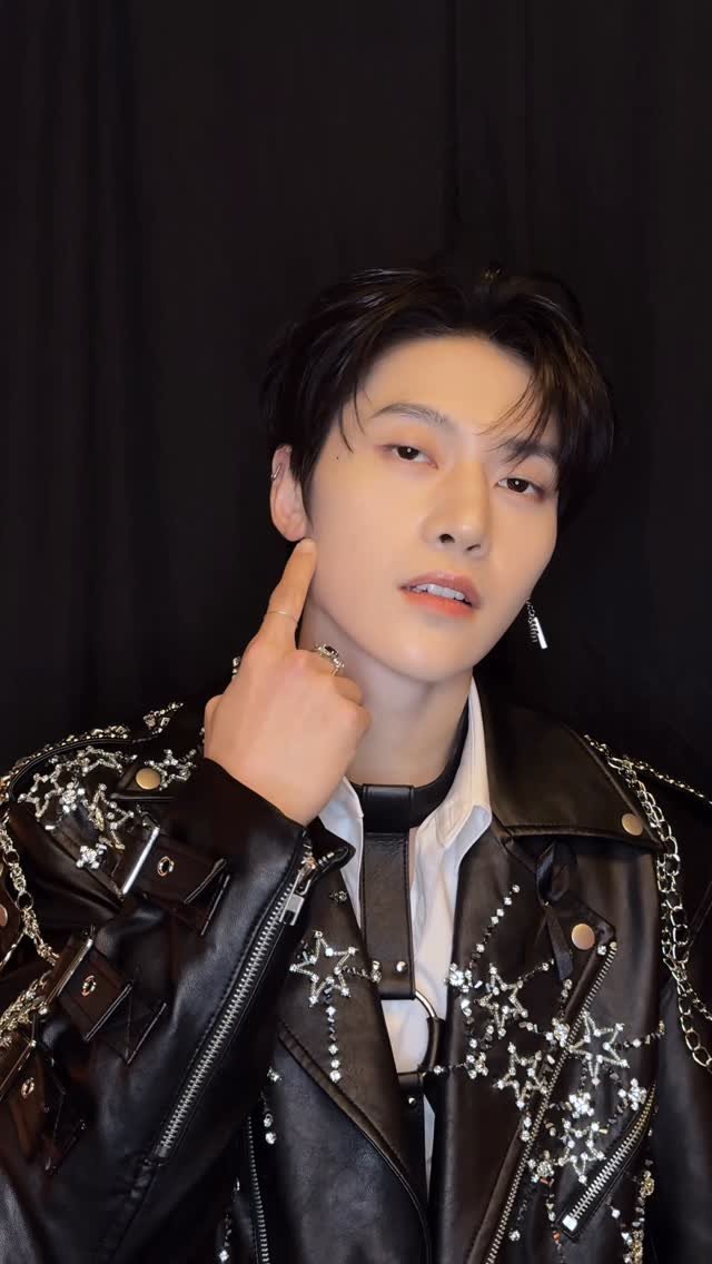 zb1official 게시물 이미지: All I want for 🎄

#ZEROBASEONE #ZB1 #제로베이스원...