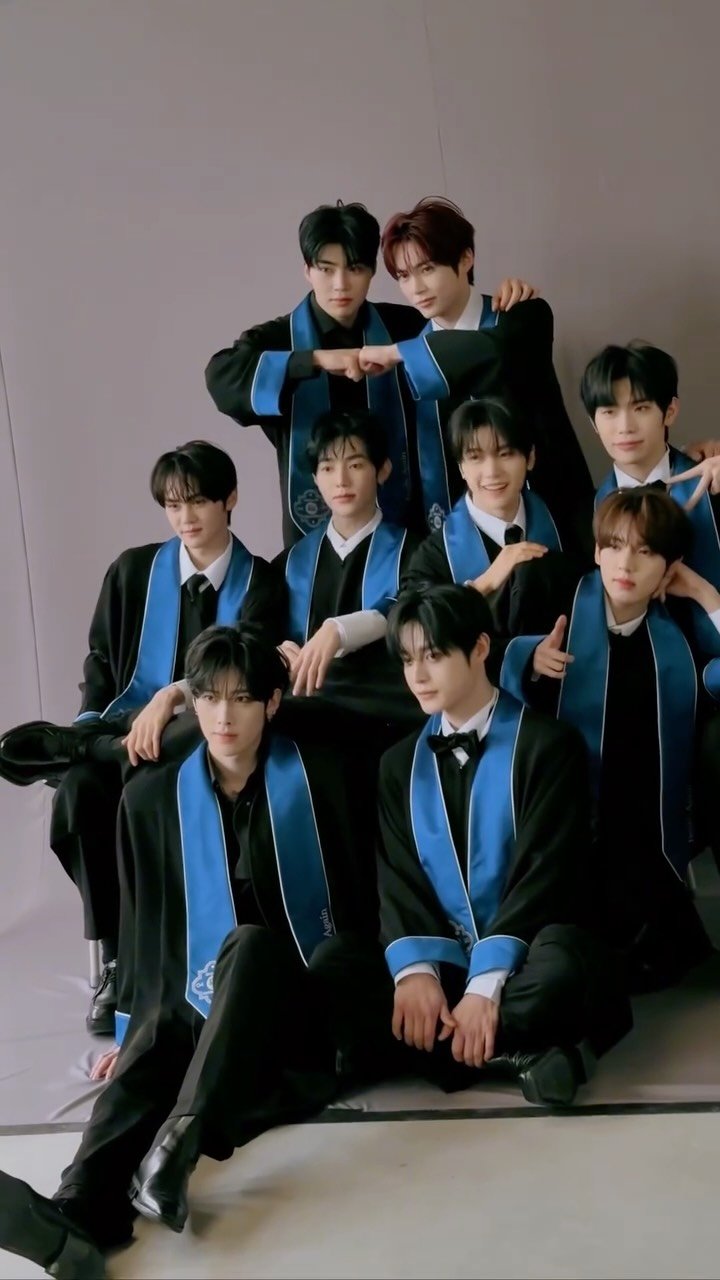 zb1official 게시물 이미지: 🎓 ₊˚✩

#ZEROBASEONE #ZB1 #제로베이스원
#REFLOW...