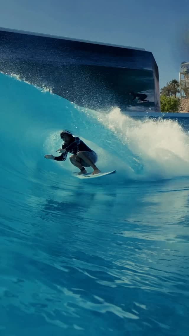 zekelau 게시물 이미지: First town swell of summer, surfing a wave...