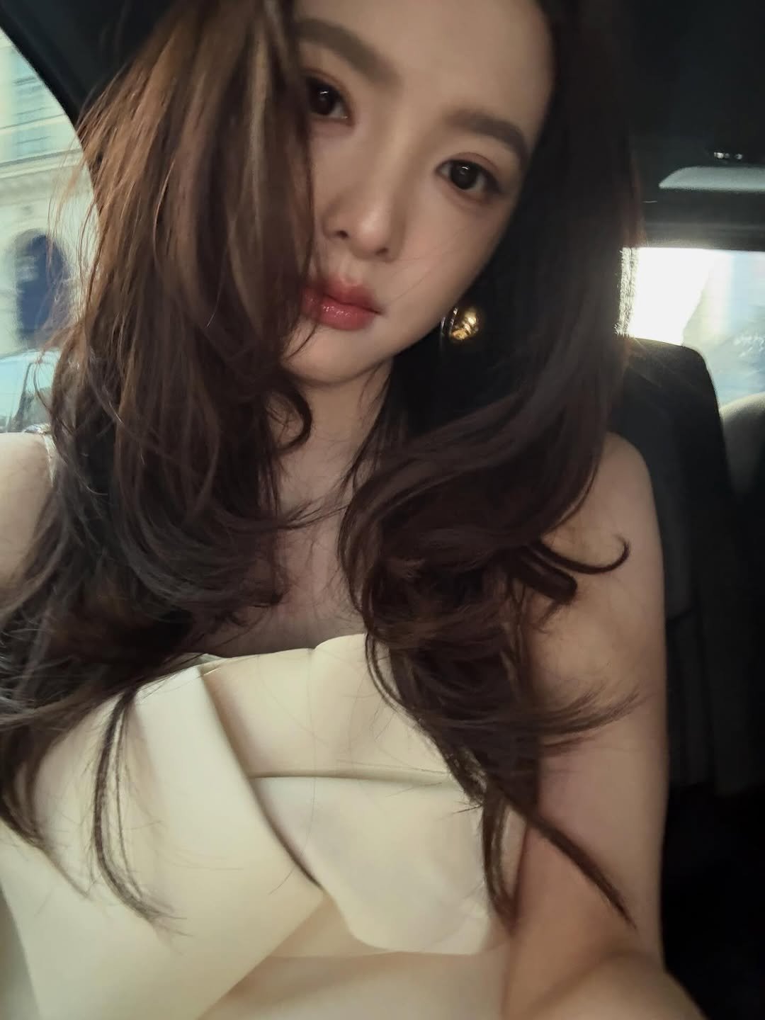 Photo by 章若楠 on March 06, 2026. May be an image of one or more people, hair, top and text.