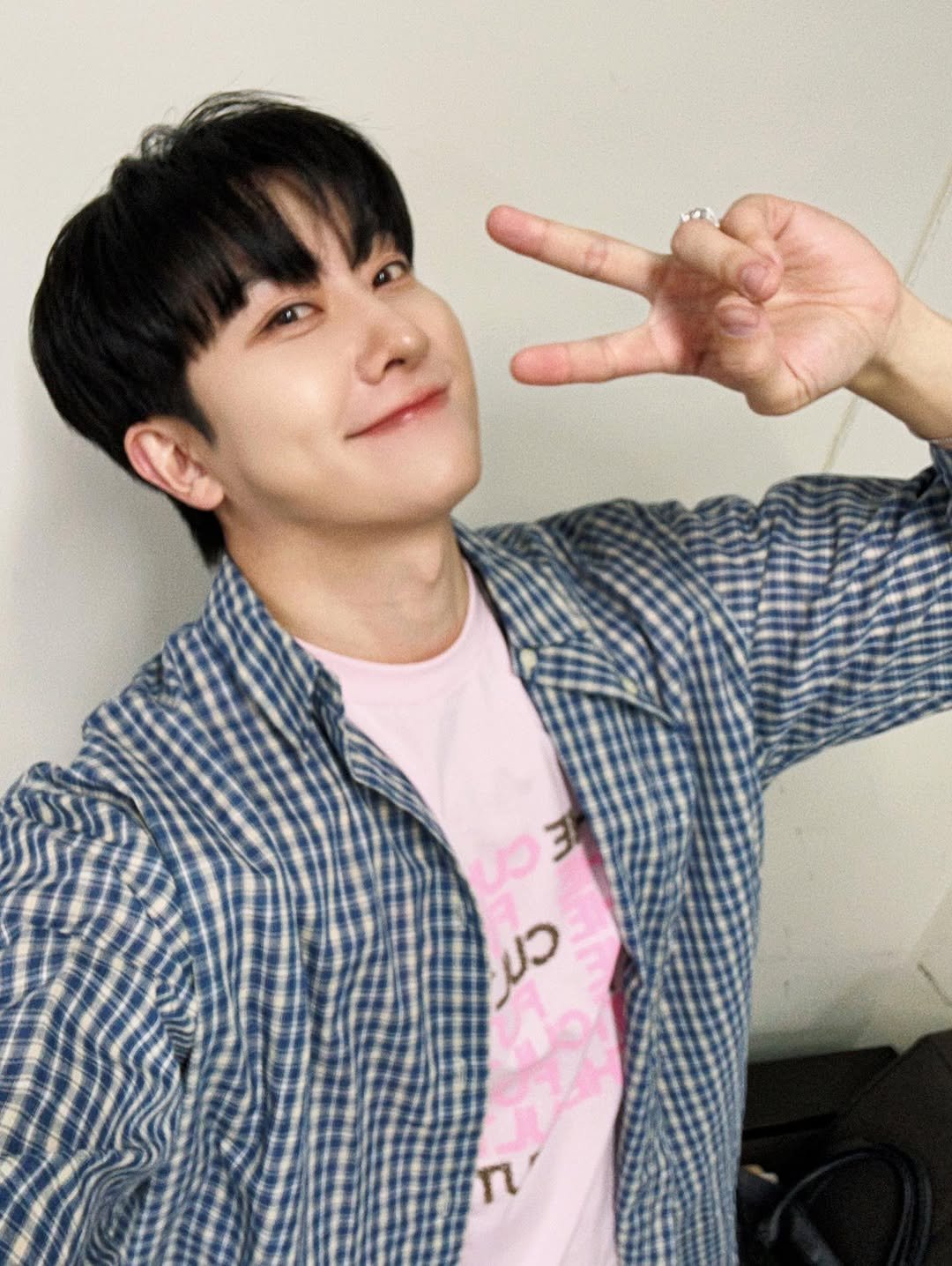 Photo by ZHOUMI 조미 周觅 on February 05, 2026. May be an image of ‎text that says '‎บว3 3 כת כן‎'‎.