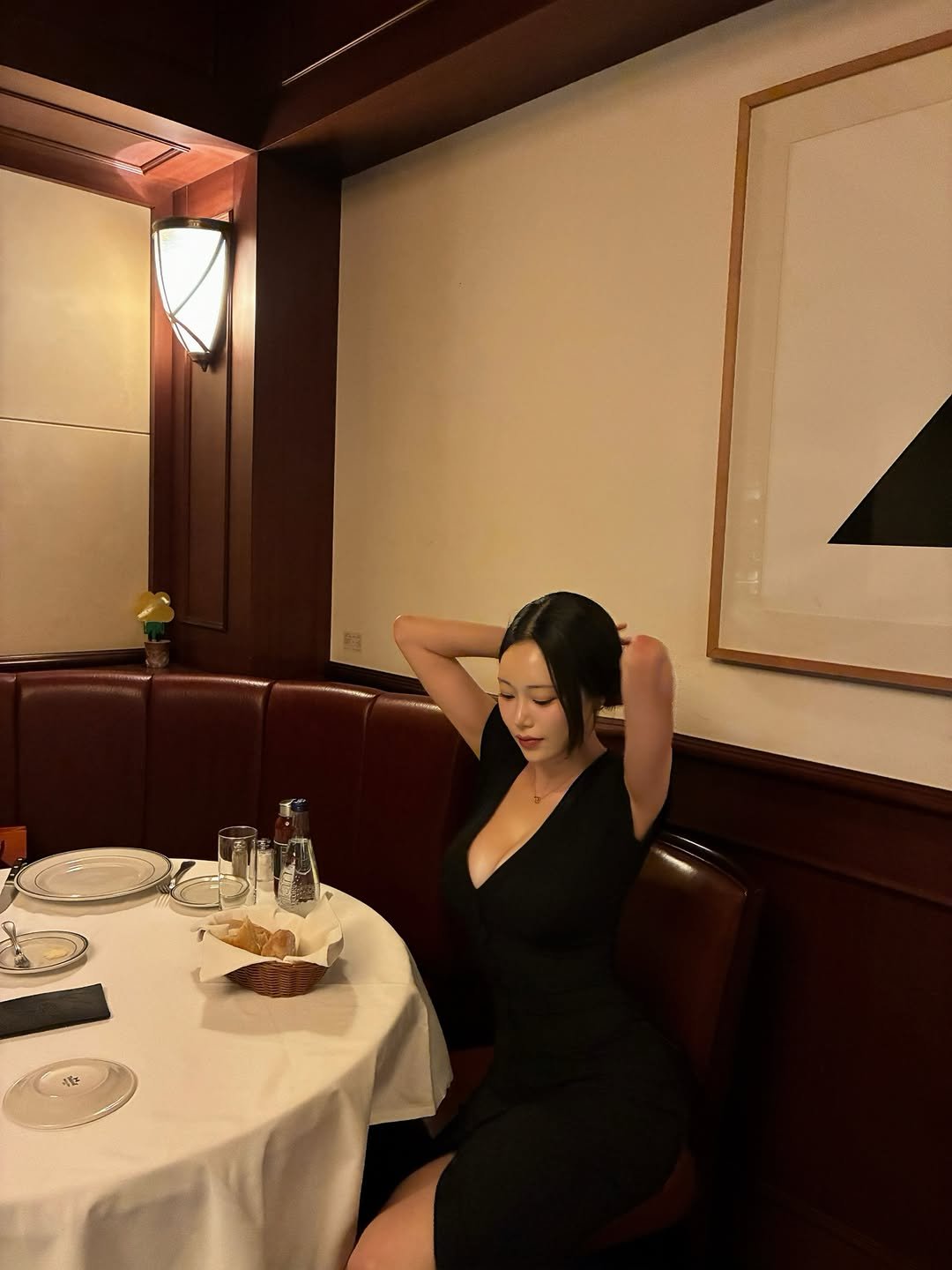 zhuhaina 게시물 이미지: 아무것도 안했는데 32살됨 🙄