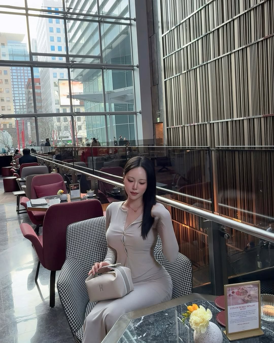 Photo shared by 해나 海娜 Mia on March 05, 2026 tagging @fairmontseoul. May be an image of text.