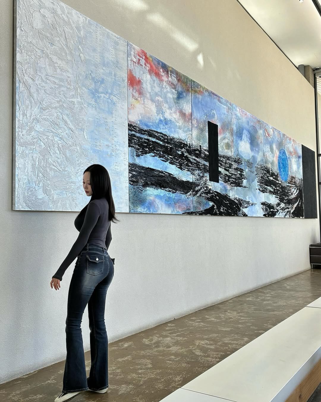 Photo by 해나 海娜 Mia on January 24, 2026. May be art of text.