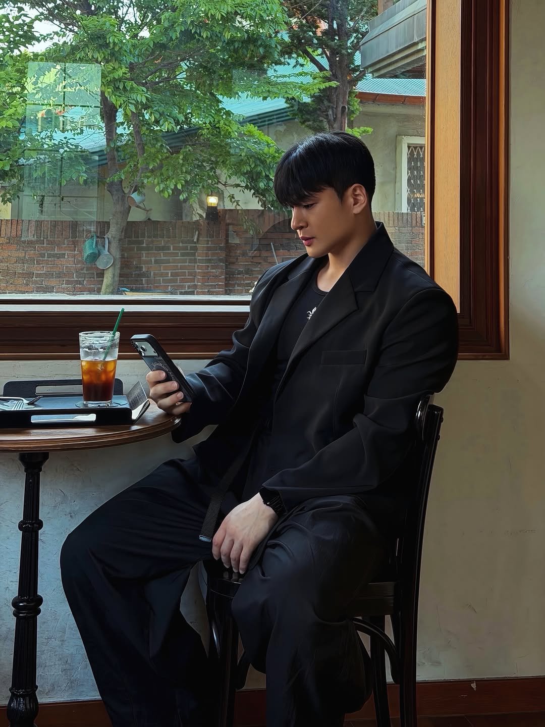 zin___zero 게시물 이미지: ⚜️
주말힐링