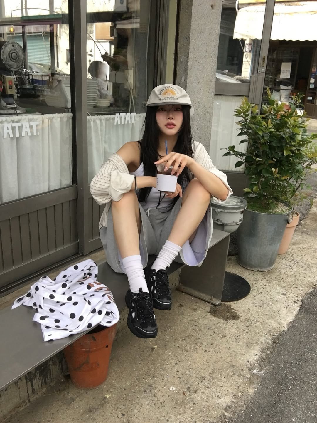 zinn_kibinon 게시물 이미지: 살짝 흐린 날 오히려 조하

@ng_apparel 걷고 코히 마시기 딱 좋은 날에...