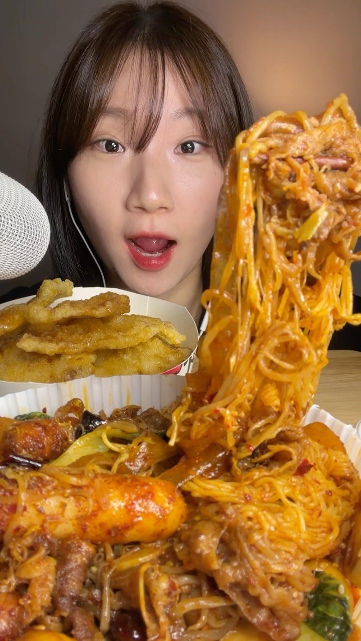 zintol_ 게시물 이미지: 얼얼하다 못해 혀가 저렸던 마라샹궈와 존맛탱 꿔바로우 먹빠앙💓

📍라화쿵부 마라탕...