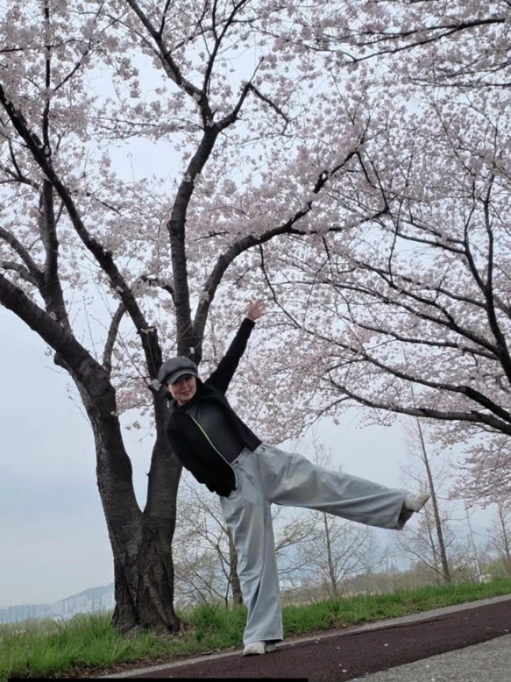 zipderella 게시물 이미지: 🌸 4월 1일부터 10일까지 집데렐라 아지매 근황

4월 시작한지 엊그제 같은데...