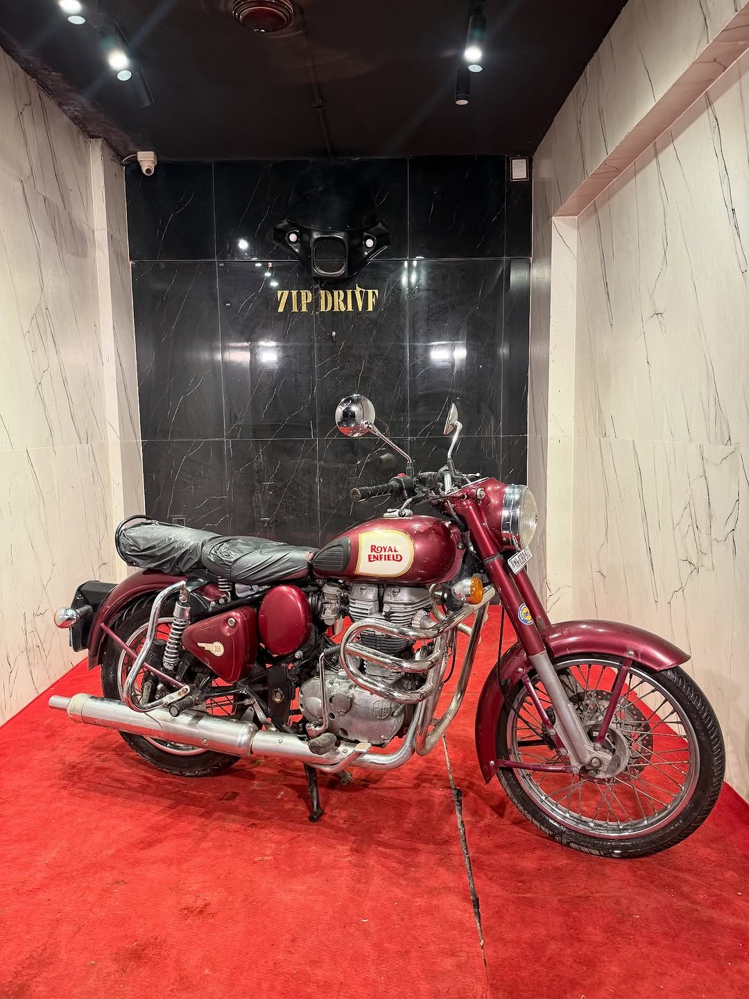 Photo by ZIPDRIVEMUMBAI on September 25, 2025. May be an image of motorcycle and text that says 'INC 7IP 7IPDRIFF ROYAL ENFIELD ENFIELD C VIA'.