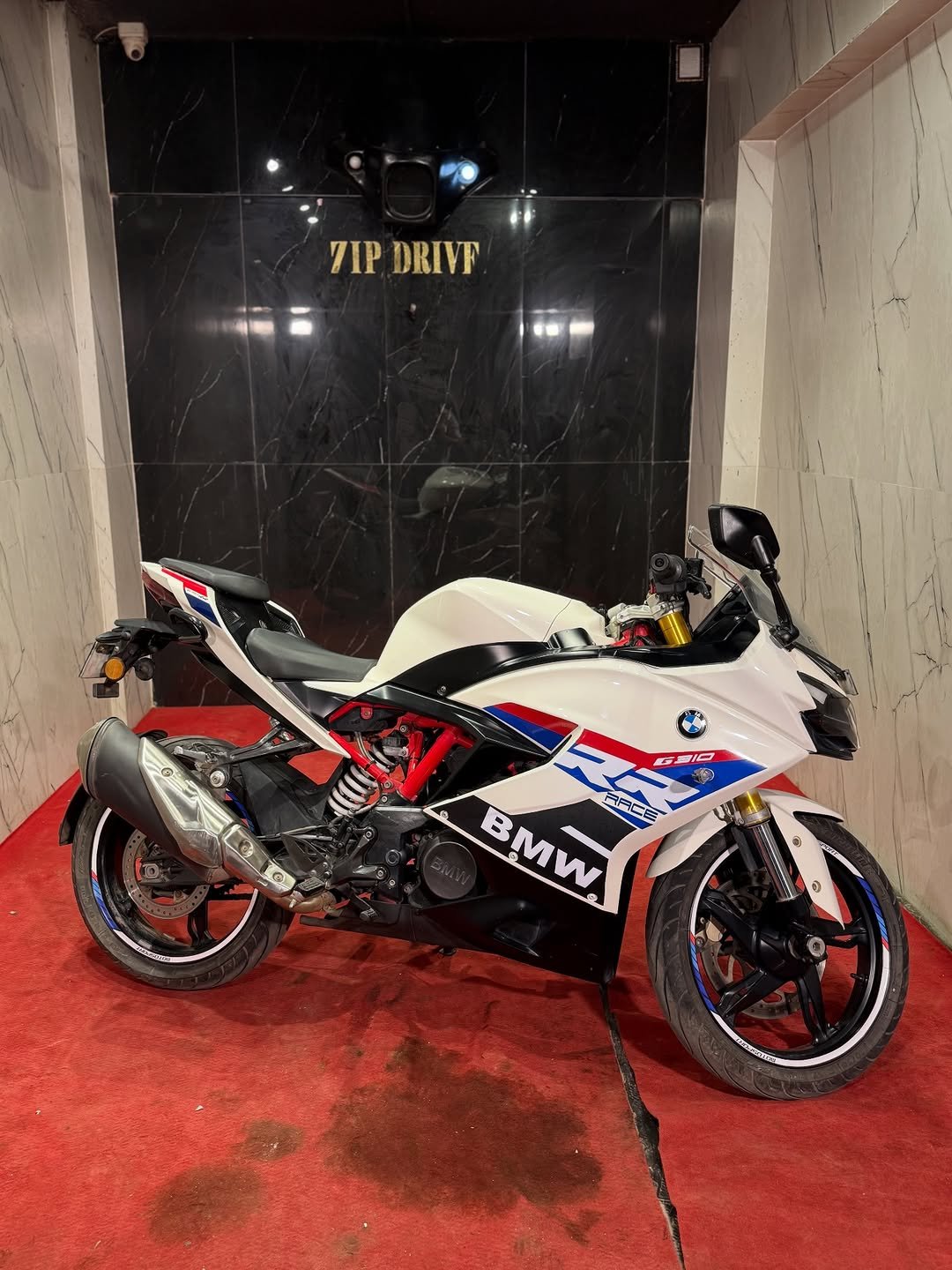 Photo by ZIPDRIVEMUMBAI on December 05, 2025. May be an image of ‎motorcycle, scooter and ‎text that says '‎7IP DRIVF نا ® GRIO RID ពា tD G BMW س SEO‎'‎‎.