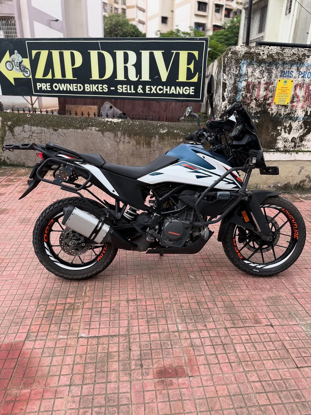 Photo by ZIPDRIVEMUMBAI on July 16, 2025.