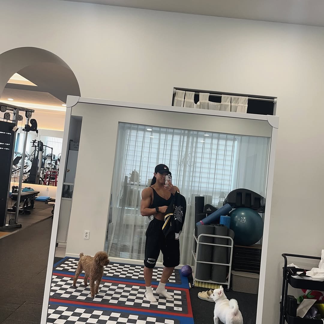 ziyoon_ifbbpro 게시물 이미지: 내가 병신같이 무너져서 아무것도 안하면
정말 나도 상황도 코마상태가...