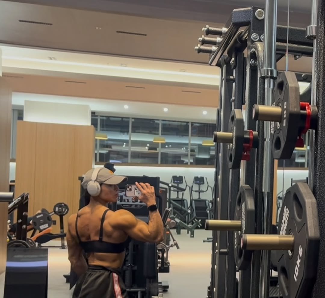 ziyoon_ifbbpro 게시물 이미지: 등 하부 채우기 #workout 

그냥해불자 아무생각없이
에지피신청완...