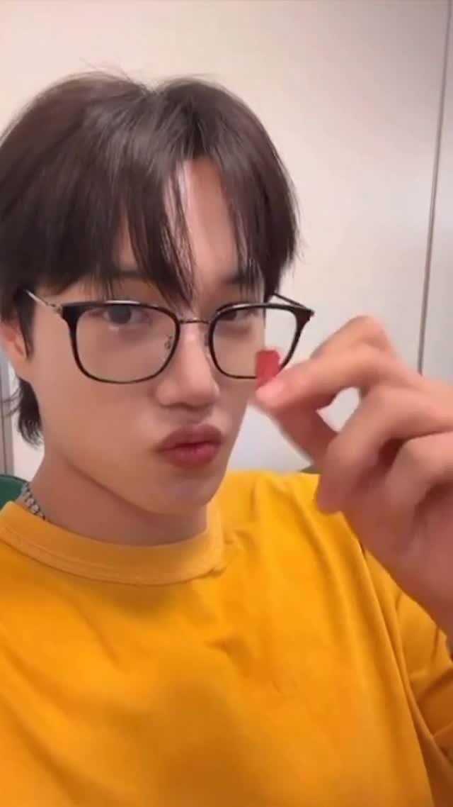 zkdlin 게시물 이미지: Waiting for the bean to drop 🫘
maybe I’ll...