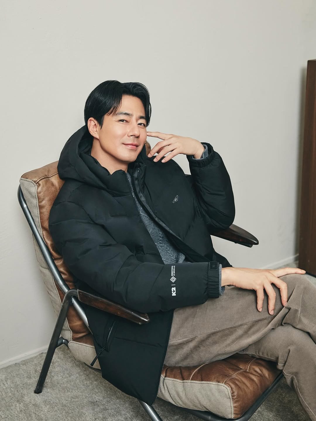 Photo shared by 조인성 on September 07, 2025 tagging @outdoork2. May be an image of parka, coat and jacket.