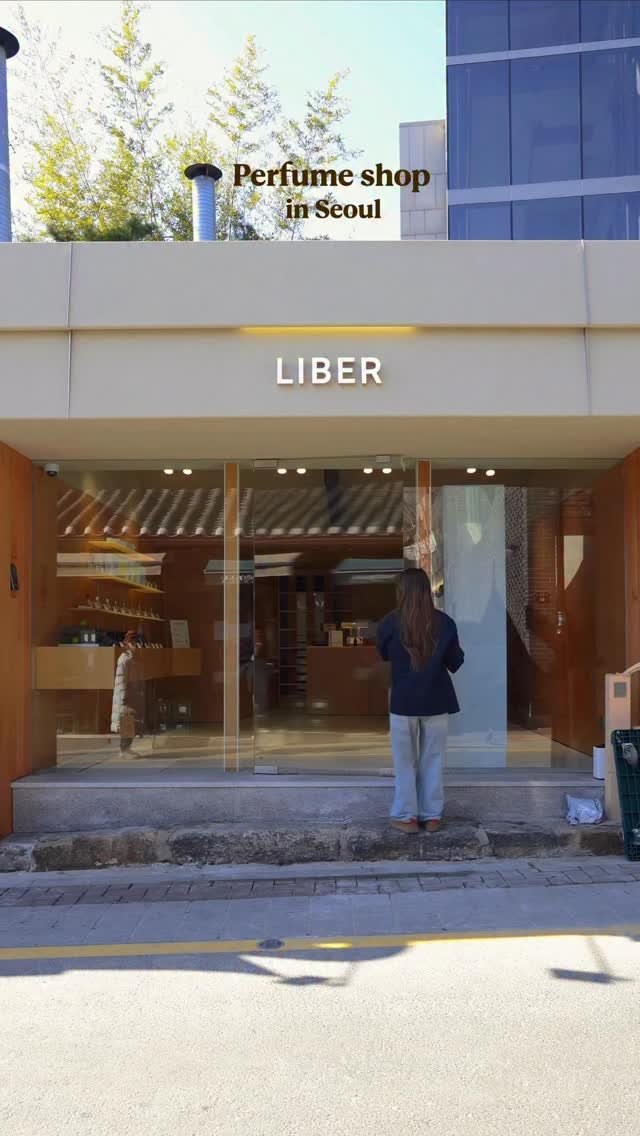 zoo_sorok 게시물 이미지: 북촌에 문을 연 향기 아지트, 리베르🏠🪵 #광고

편안한 향기로 사랑받는
향수...