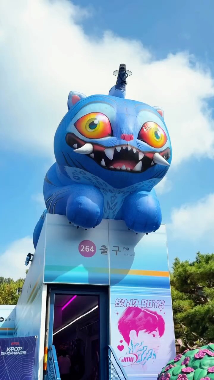 zoo_sorok 게시물 이미지: ‘케이팝 데몬 헌터스’ 팝업이 열린 에버랜드🐯💫

인기 애니메이션 ‘케이팝 데몬...