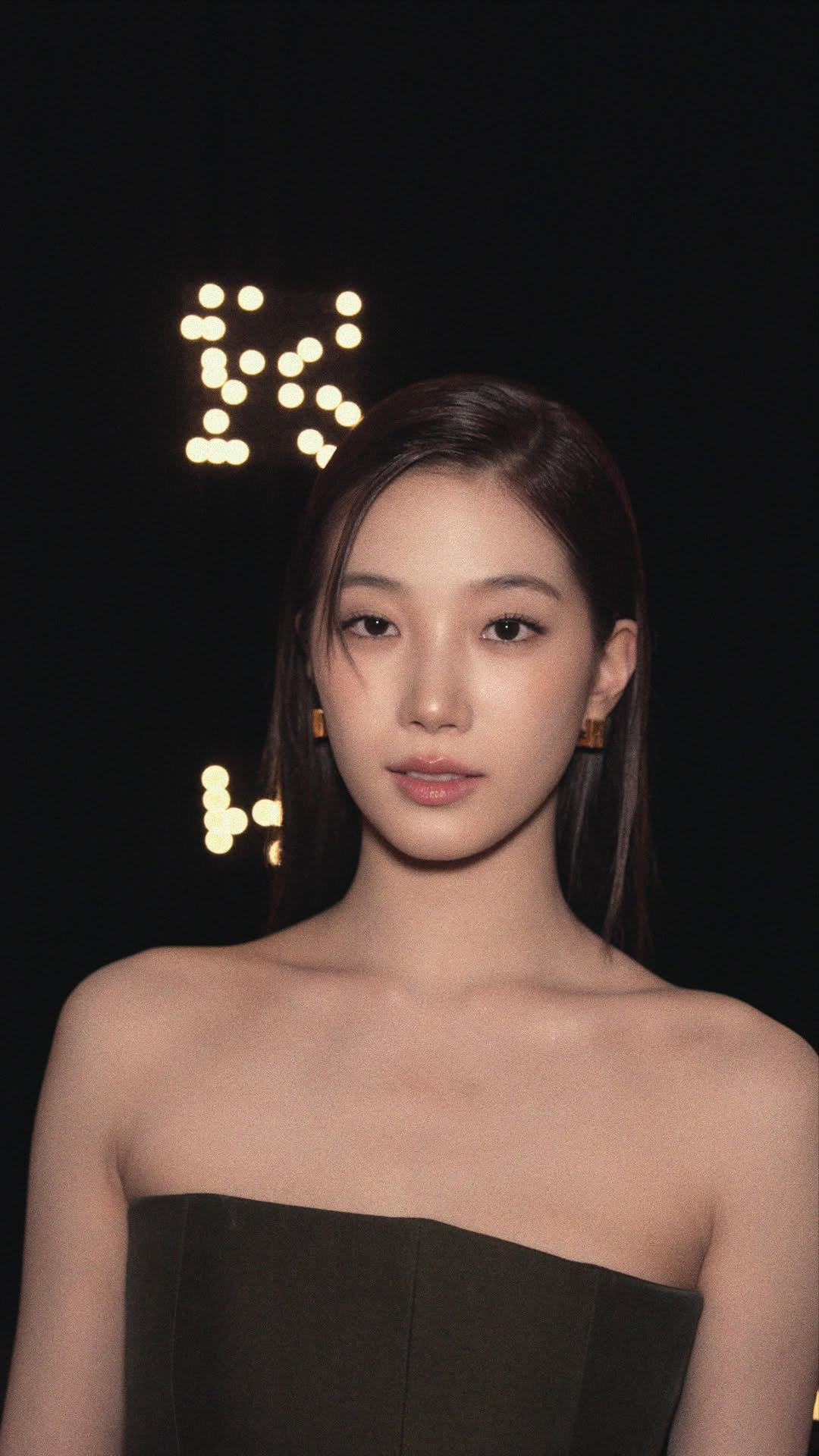 zuhazana 게시물 이미지: #협찬 #NYFW
Very Khaite, Very Kazuha
흔들림 없는 눈빛,...