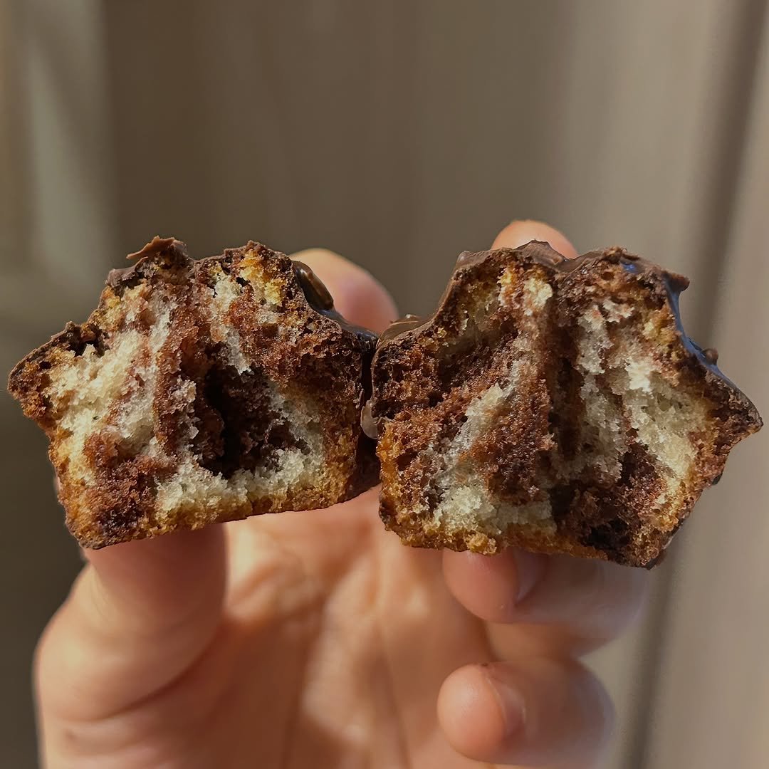 zuo_bakery 게시물 이미지: 저의 야식 컬렉션✨ 이 아니고 신메뉴 입니다🌝
기존에 있던 발로나초코 휘낭이 보다 ...